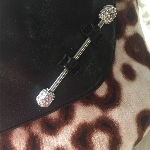 Beautiful pony hair leopard booties size 7 - Picture 2 of 8